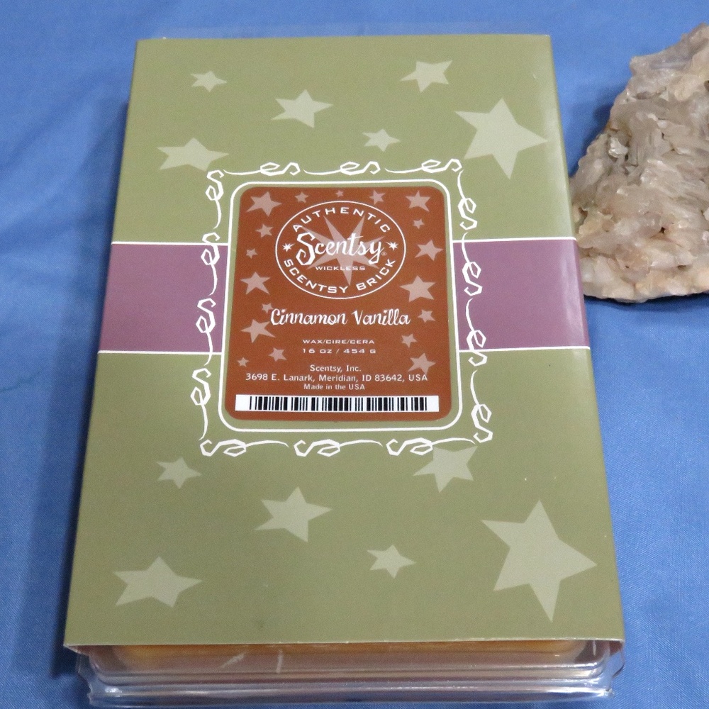 Scentsy Brick Cinnamon Vanilla 16 oz. Wax Cubes